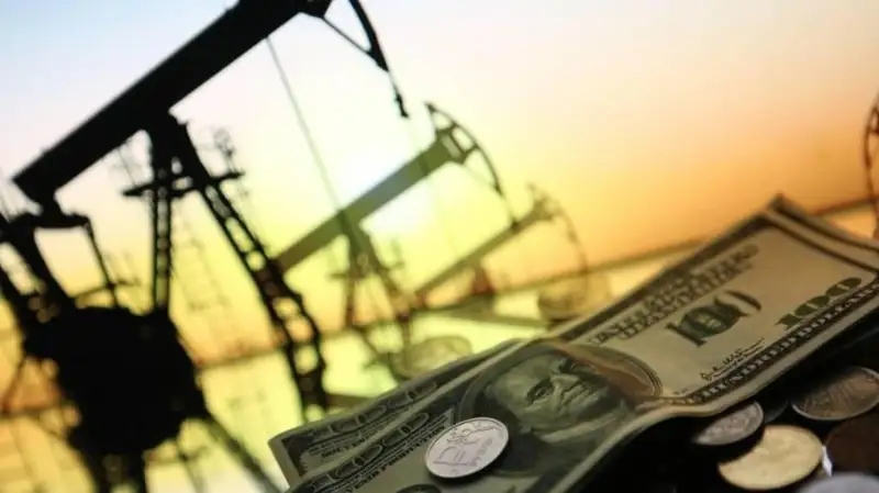 Saudi Aramco нефтни юанда эмас, фақат долларда сотишини айтди