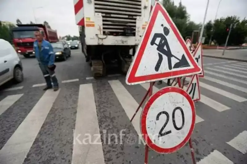 «100 күнде 10 мың шұңқыр» акциясы: Өскемендіктер 200-ден астам шұңқырды жаматты
