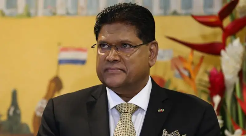 В Суринаме протестующие ворвались в здание парламента