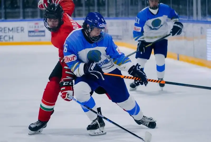 Казахстан разгромом стартовал на юношеском ЧМ-2023 по хоккею