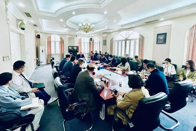 哈萨克斯坦驻华大使会见中国主要智库专家