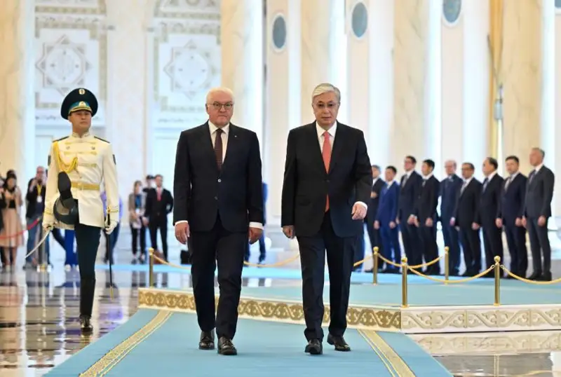 شەتەلدىك ب ا ق-تاعى قازاقستان: گەرمانيا پرەزيدەنتىنىڭ ساپارى، سيريا كەلىسسوزىنىڭ توقتاتىلۋى جانە قازاقستانعا ەكى اپتالىق ساياحات