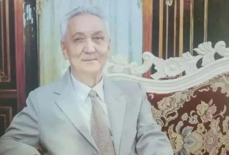 قازاقتىڭ تاعى ءبىر قارا نارى قۇلادى