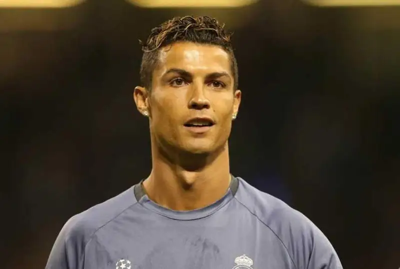 Криштиану Роналду терма жамоа сафида жаҳон рекордини янгилади