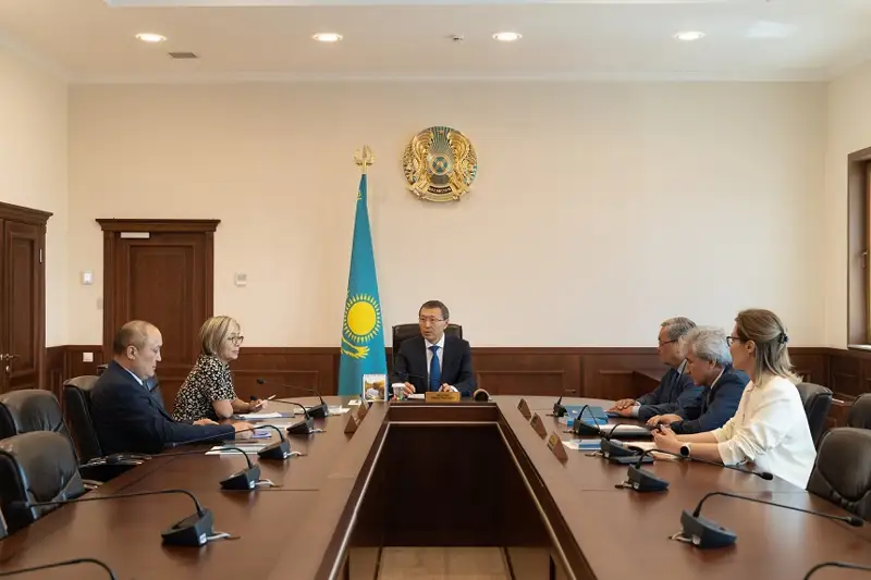 Ásem Rahmetova SQO-dan saılanǵan Senat depýtaty retinde tirkeldi