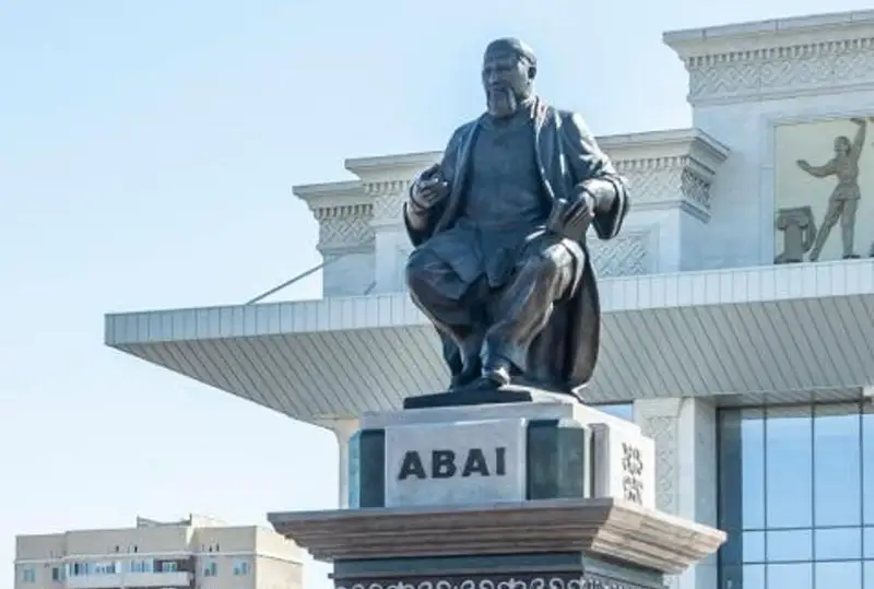 Памятник Абаю открыли в Талдыкоргане