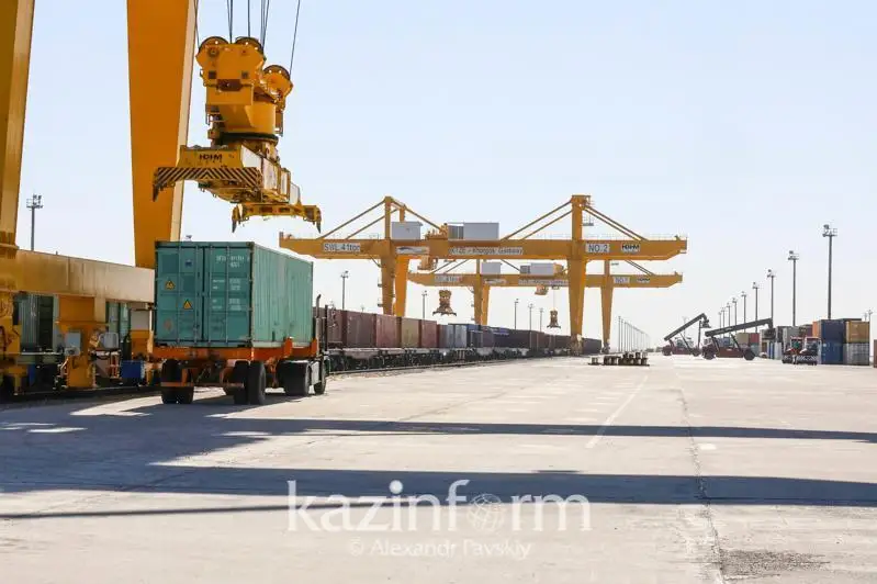 جىل باسىنان بەرى قازاقستان مەن قىتاي اراسىنداعى جۇك اينالىمى 30 پايىزدان ارتقان