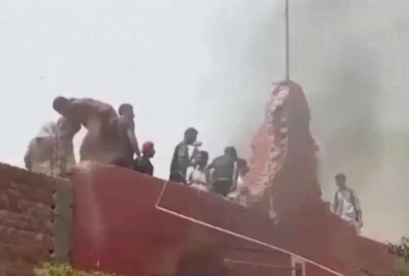 پاكىستاندا شىركەۋگە شابۋىلداعان 100 دەن استام ادام تۇتقىندالدى