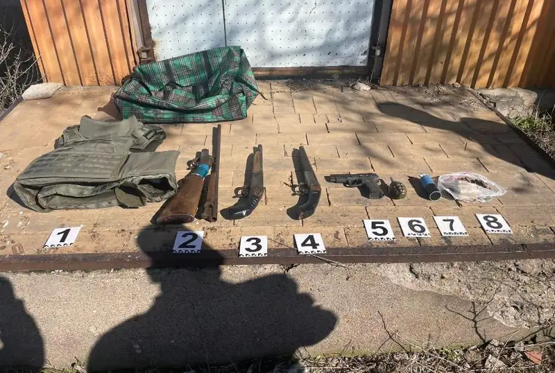 Схрон с оружием обнаружен на территории заброшенного завода в Жамбылской области