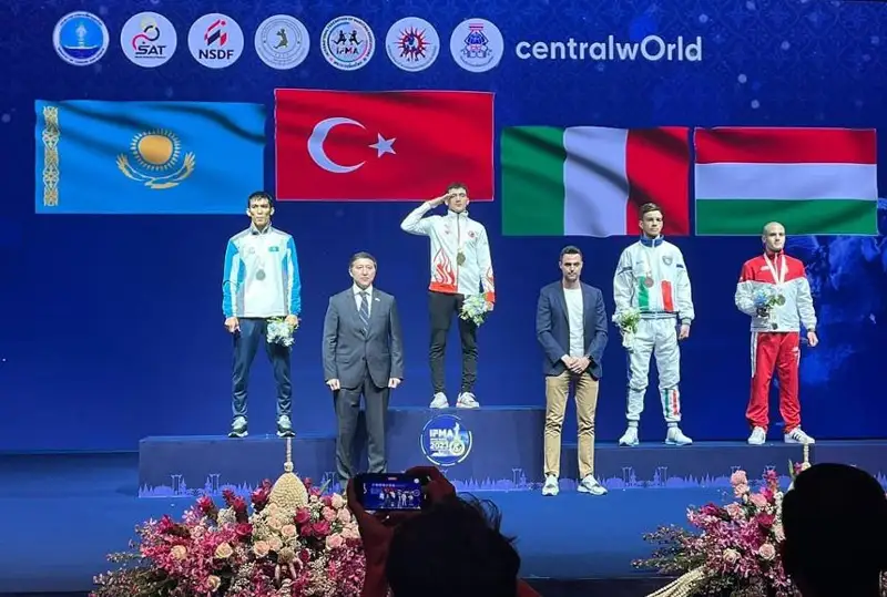 Atyraýlyq sportshy mýaıtaıdan álem chempıonatynda kúmis júldeger boldy