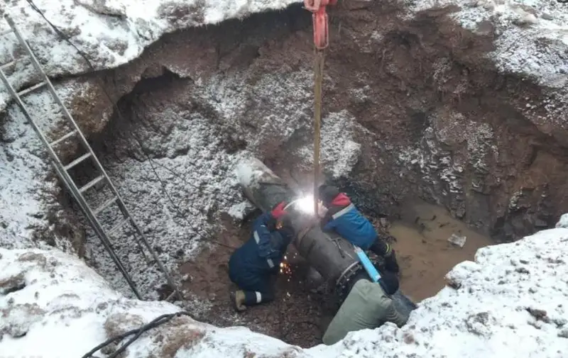 Аварию на трубопроводе устраняют в Экибастузе