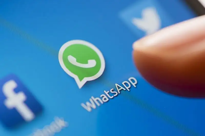 В работе WhatsApp произошел сбой