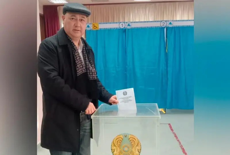 Qoǵamdyq pikir qýatty kúshke aınaldy – saıasattanýshy