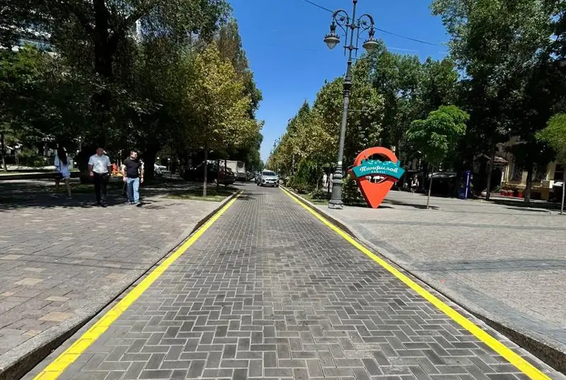 Замену новой брусчатки по улице Панфилова объяснили в акимате Алматы