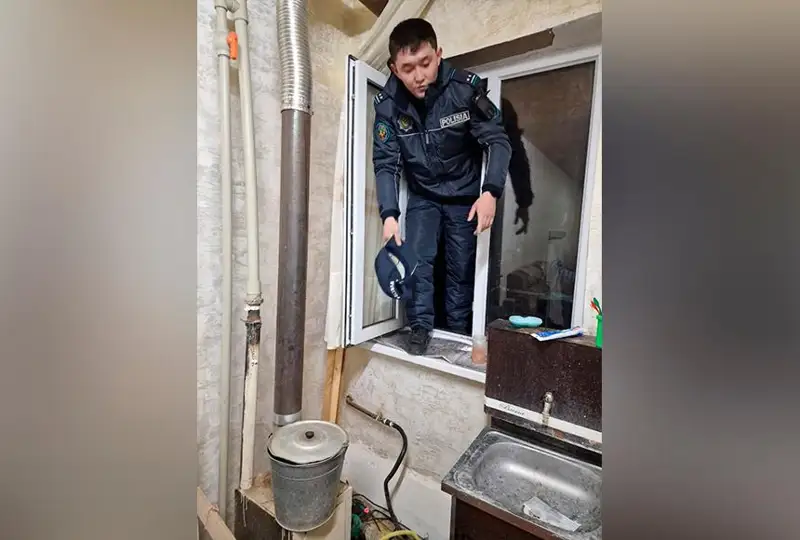 Полицейский спас семью от отравления угарным газом в Таразе