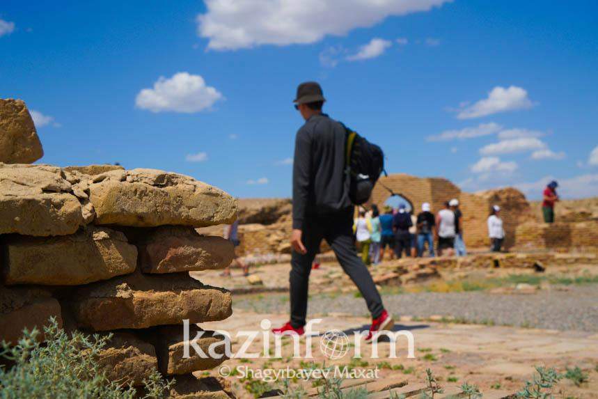 Мен семіз қайын енемді силап жатырмын