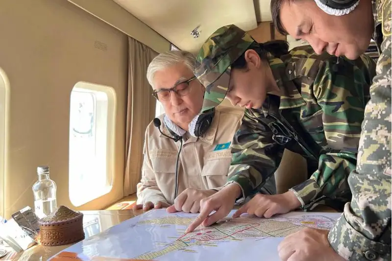 Президент Абай облысында өртенген орман алқабын тікұшақпен аралап шықты