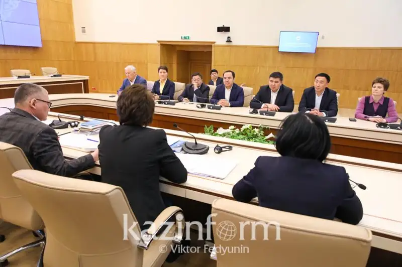 Партия AMANAT представила документы в ЦИК РК