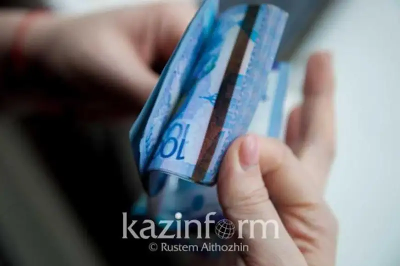 Более 17 миллионов тенге отдали алматинцы обещавшей помощь в выкупе жилья мошеннице