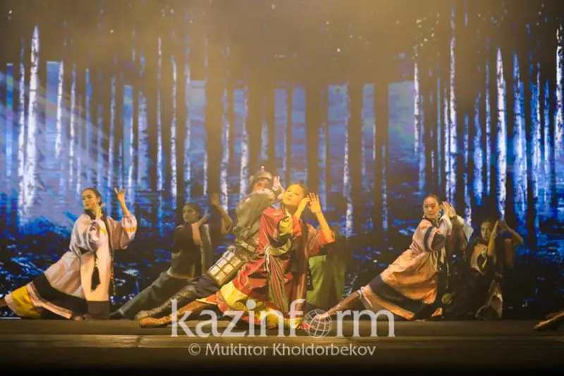 Школьники бесплатно посещают театры в Нур-Султане и Алматы