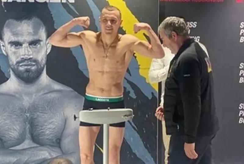 Непобежденные казахстанские боксеры прошли взвешивание перед боями в Германии