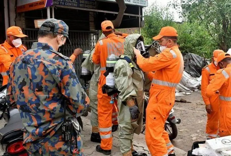 11 человек погибли в результате утечки газа на севере Индии