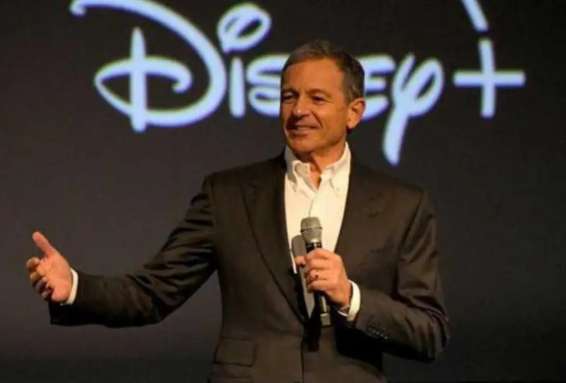 Walt Disney 7000 ходимни ишдан бўшатиш жараёнини бошлайди