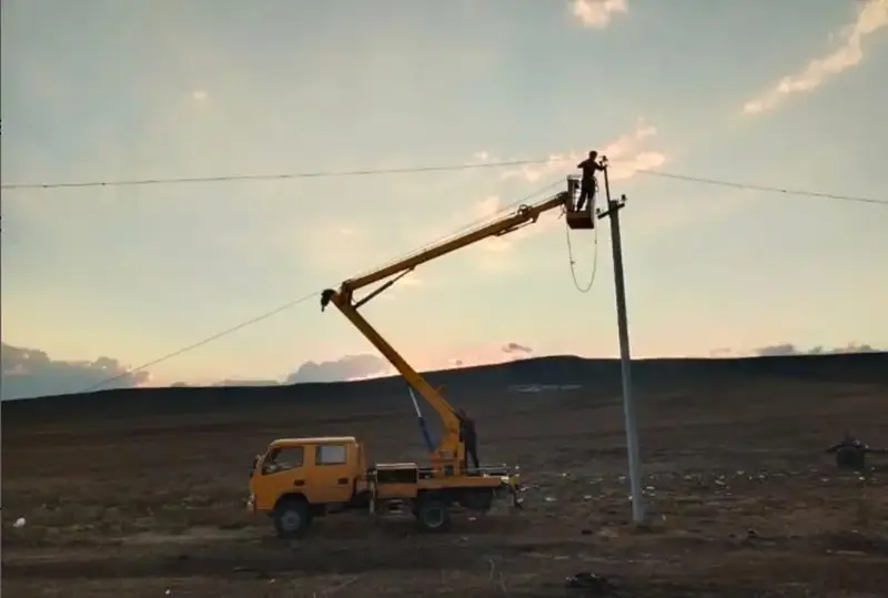 Jetisý oblysynda jaryqsyz otyrǵan Qaratal aýdanyna elektr qýaty berildi
