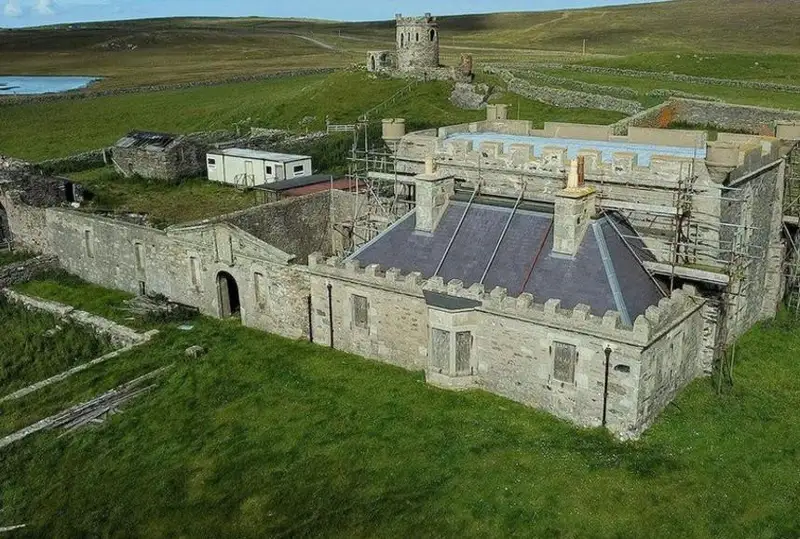 Выставленному на продажу за 30 тысяч фунтов замку требуется многомиллионный ремонт