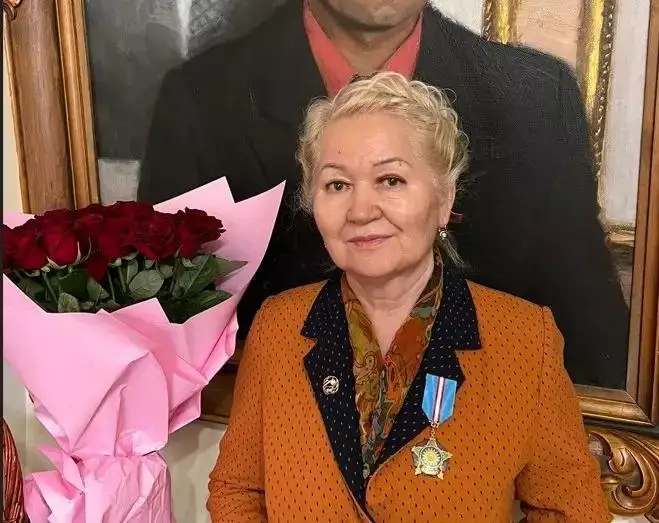 اۋەكەمەسىندە قىزمەت ەتىپ، گيننەستىڭ رەكوردتار كىتابىنا ەنگەن گۇلسىم ابىكەنوۆا