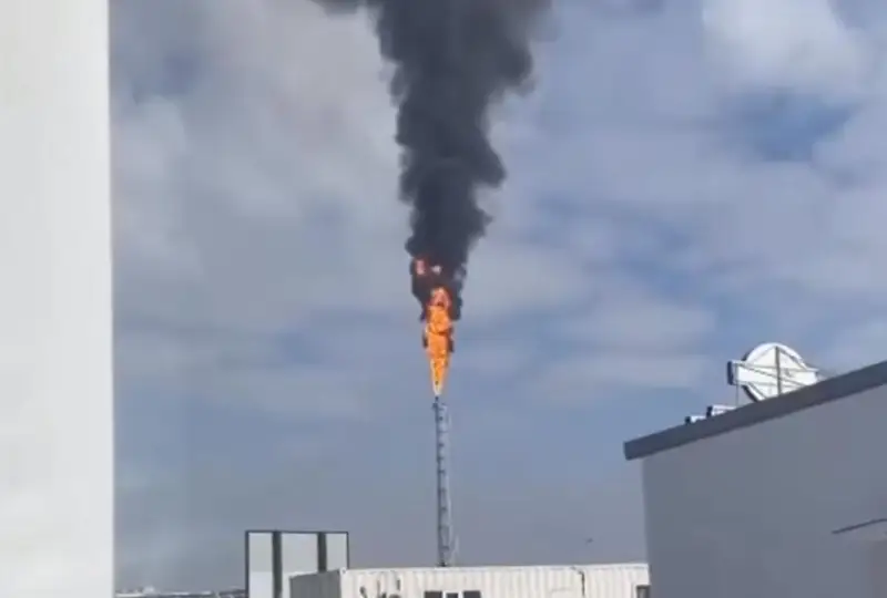 Atyraýdaǵy gaz-hımııa kesheniniń murjasynda alaý jandy
