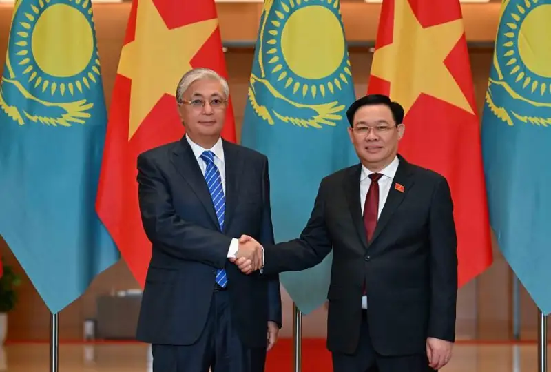 Prezıdent Vetnam Ulttyq jınalysynyń tóraǵasy Vyong Dın Hıýemen kezdesti