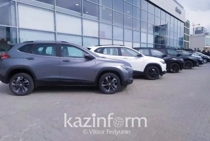 Количество новых автомобилей на дорогах РК выросло на 12% за год