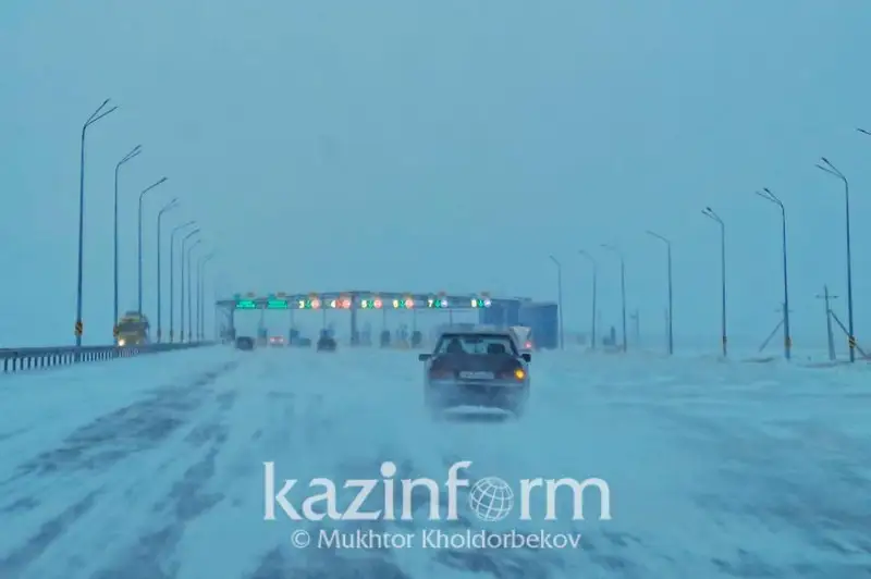 Қор, бўрон: "Алмати-Тошкент-Термиз" автомобил йўллари вақтинча ёпилди