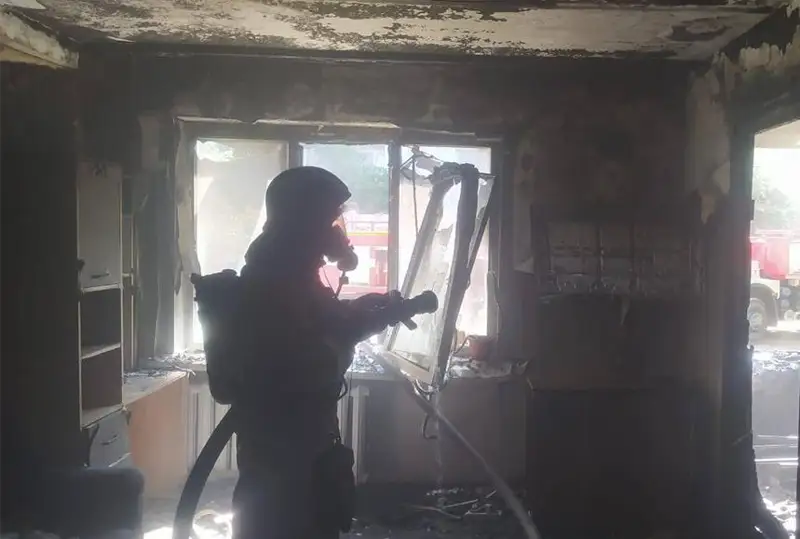 Пожар в Актобе: спасено и эвакуировано 44 человека