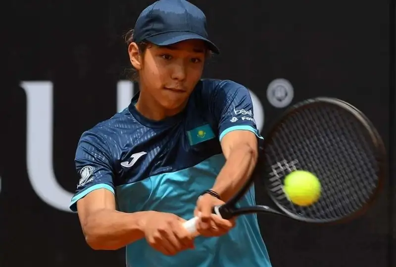 Трое казахстанцев вышли в четвертьфинал юниорского турнира ITF в Тегеране