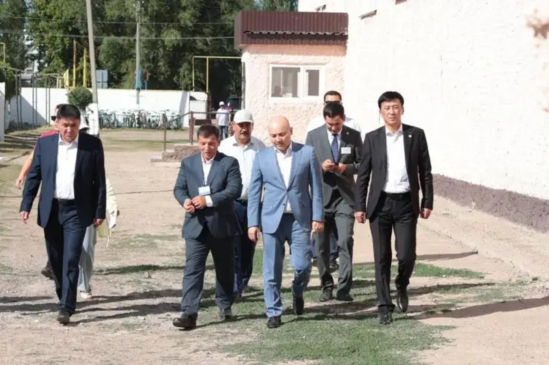 Алибек Куантыров осмотрел социальные объекты в Западно-Казахстанской области