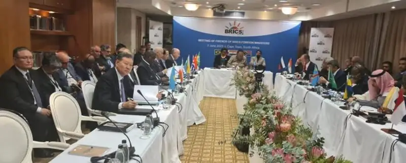 哈副外长出席金砖+外长对话会并于南非外长举行会谈