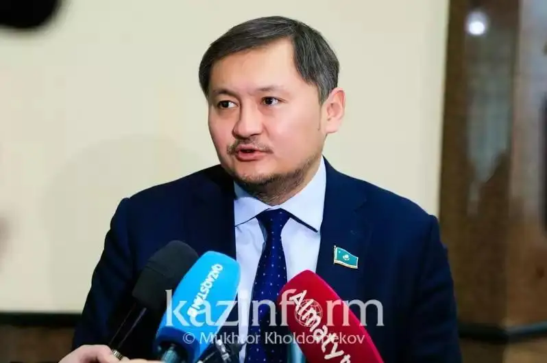 Қозоғистонлик талабалар Гонконгда грант асосида таҳсил олади – ҚР Фан ва олий таълим вазири