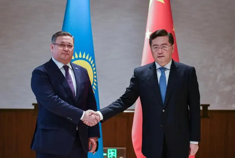 Главы внешнеполитических ведомств Казахстана и Китая провели переговоры