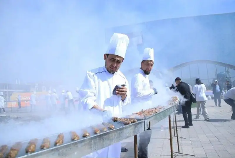 تۇركىستاندا 5 مىڭ كاۋاپ ءپىسىرىلىپ، كوپشىلىككە تاراتىلدى