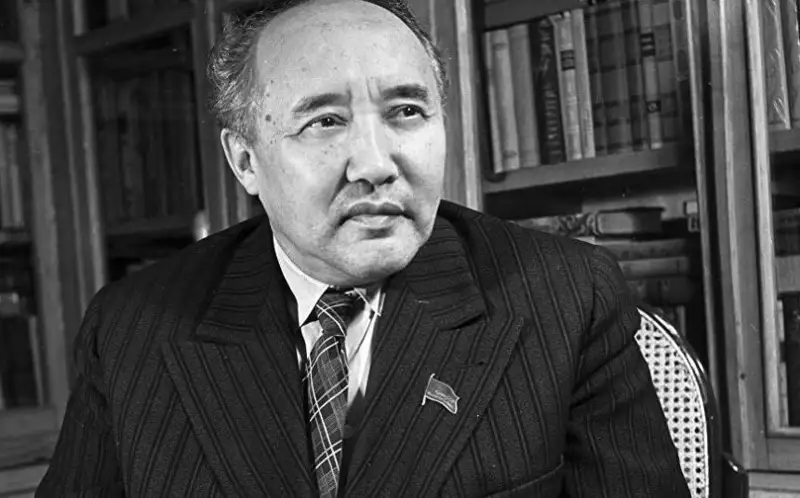 مۇحتار اۋەزوۆتىڭ «قيلى زامانىن» قيلى ءسوز ەتپەلىك