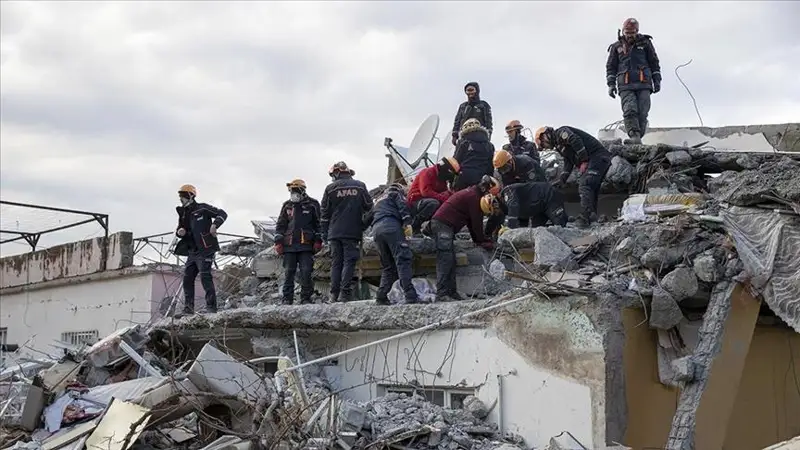 Túrkııada zilzala qurbandarynyń sany 5,4 myńnan asty