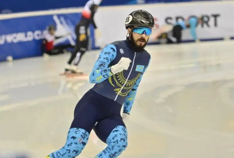 Денис Никиша пробился в 1/4 финала чемпионата мира по шорт-треку