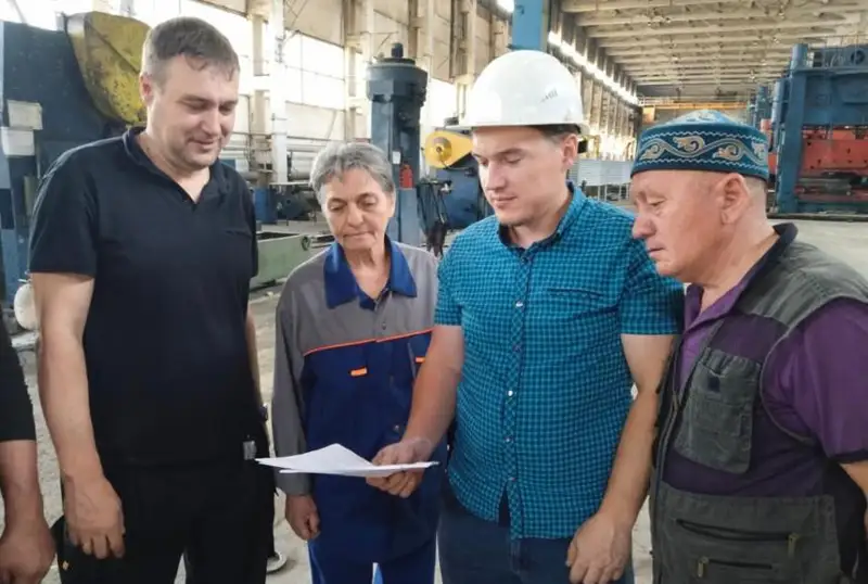 Semeı mashına jasaý zaýyty qyzmetkerlerine jalaqy tólene bastady