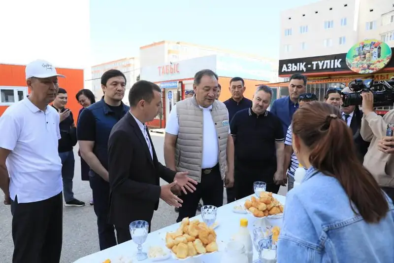 Aqtóbede «Aýyl amanatyna» qatysýshylar óndirgen ónim satylatyn alǵashqy pavılon ashyldy