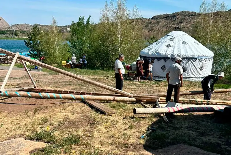 Перелом позвоночника получил астанчанин, спасая четырех детей в Баянауле