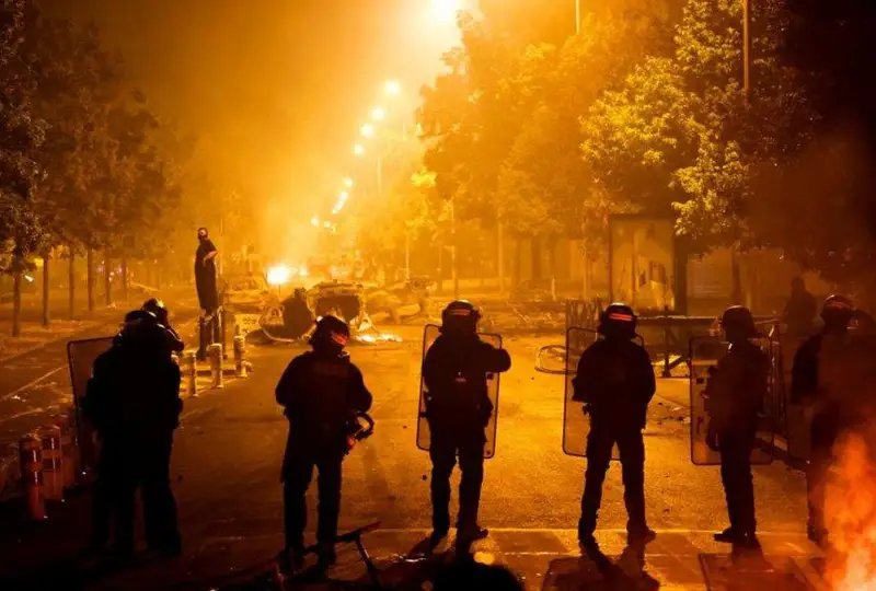 Во Франции в ходе беспорядков задержали более 650 человек