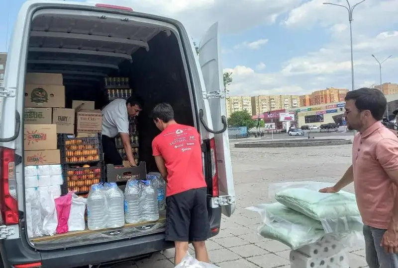 Qaraǵandylyqtar Abaı oblysyna gýmanıtarlyq kómektiń alǵashqy partııasyn jiberdi