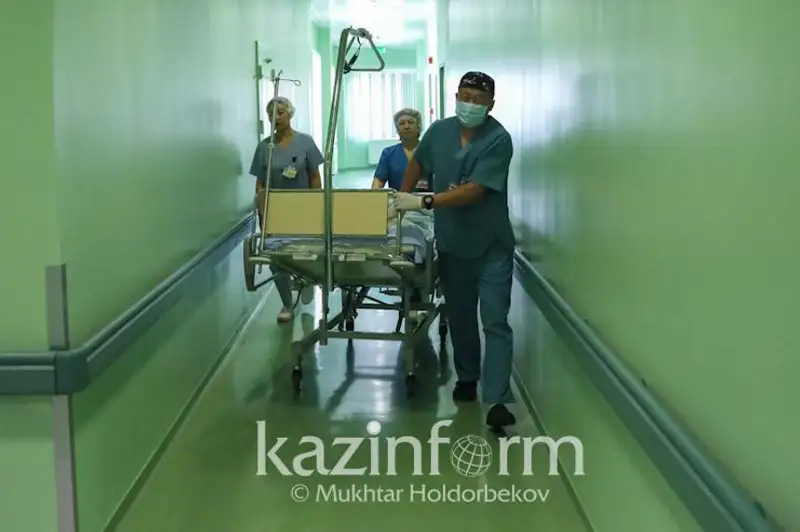 Koronavırýstan emdelip jatqan 15 naýqastyń jaǵdaıy aýyr